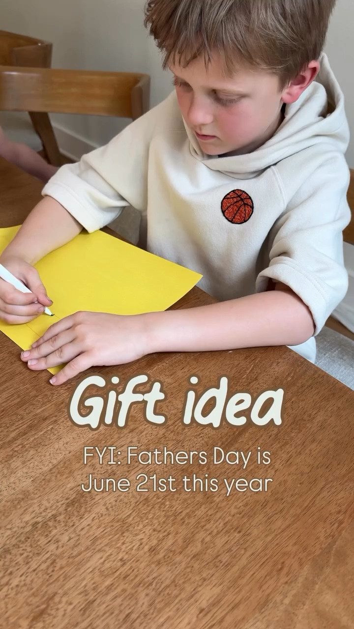 If you plan ahead you can have the cutest handmade gift for dad this year 😆 would also be fun for “papa” and “uncle” ☀️ comment LINKS for the materials I used to embroider this sweatshirt