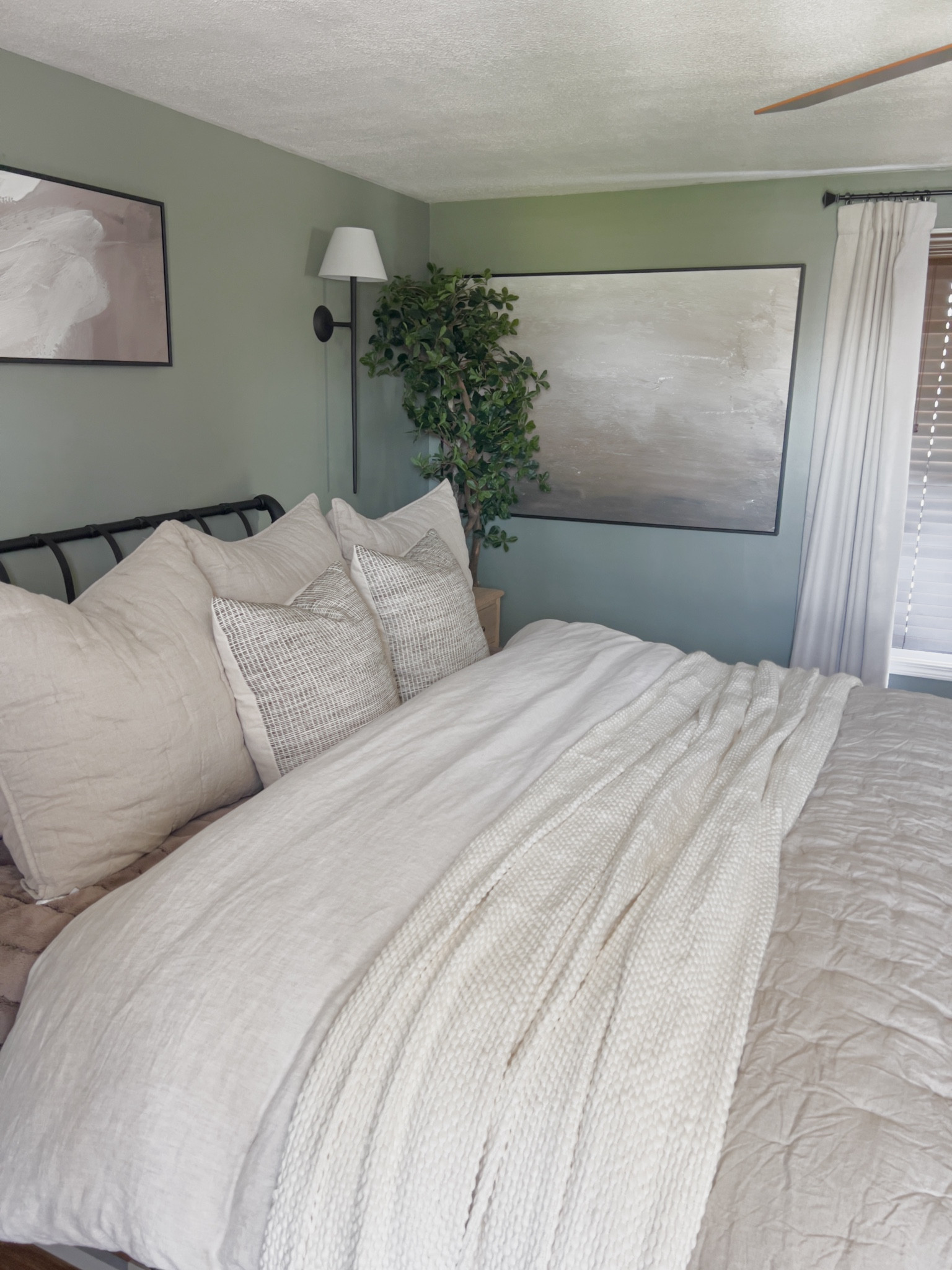 Neutral Bedroom

Master Bedroom | Neutral Bedding | Linen Bedding | Bed Blanket | Textured Quilt | King Bedding | Shams | Sheets | Pillow Cases | Bedroom Artwork | Oversized Artwork | Abstract Art |

#LTKhome