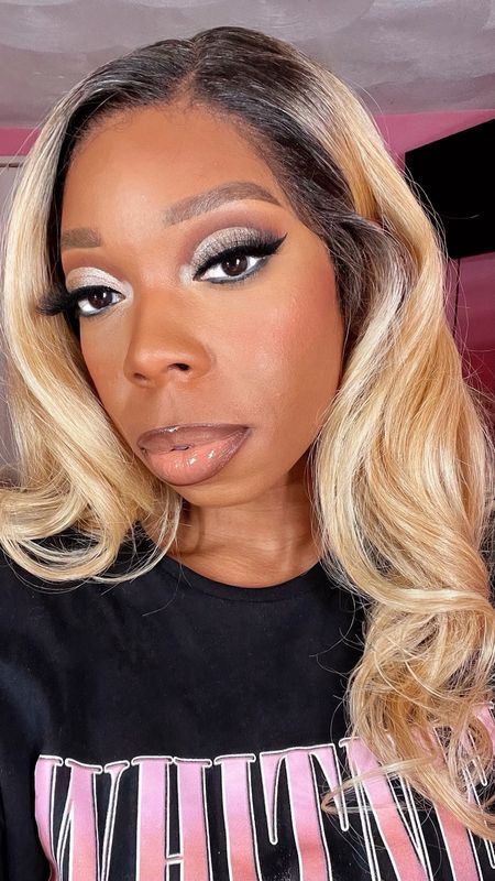 I found a new go-to peachy nude lip combo 🙌🏾😍 this looks great with a lot of different makeup looks. I’ll be wearing this lip combo a lot in the new year 💄.

💖 Chestnut Lipliner - MAC
💖 Rajah Lipstick (described as a light terracotta nude) - Huda Beauty
💖 Hot Chocolit Gloss Bomb - Fenty Beauty

Black girl makeup, makeup for black women.

#LTKbeauty #LTKfindsunder50