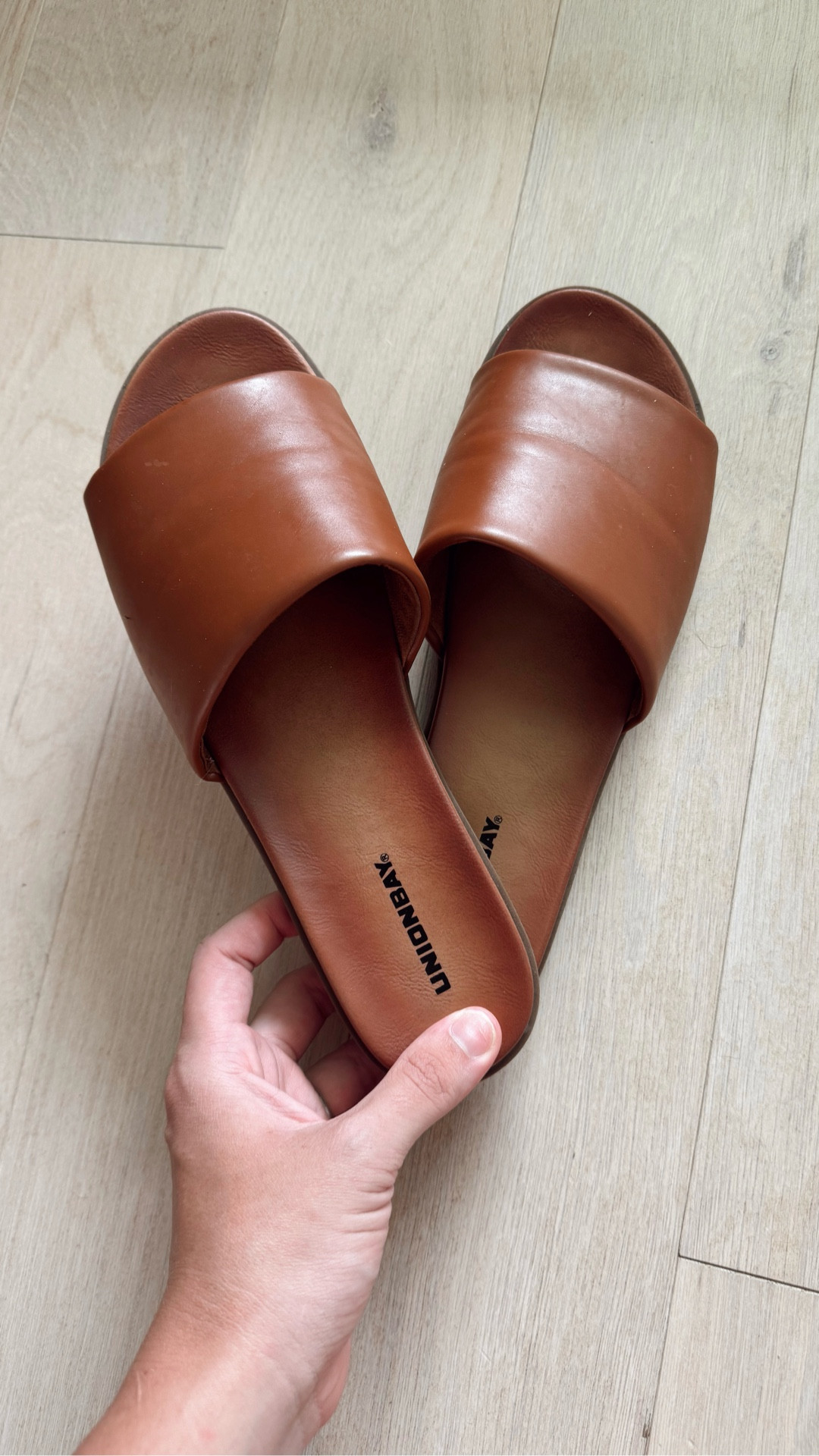 Such a good classic brown leather sandal on sale for under $30!🤌🏼🤎

#LTKFindsUnder50 #LTKSaleAlert #LTKShoeCrush
