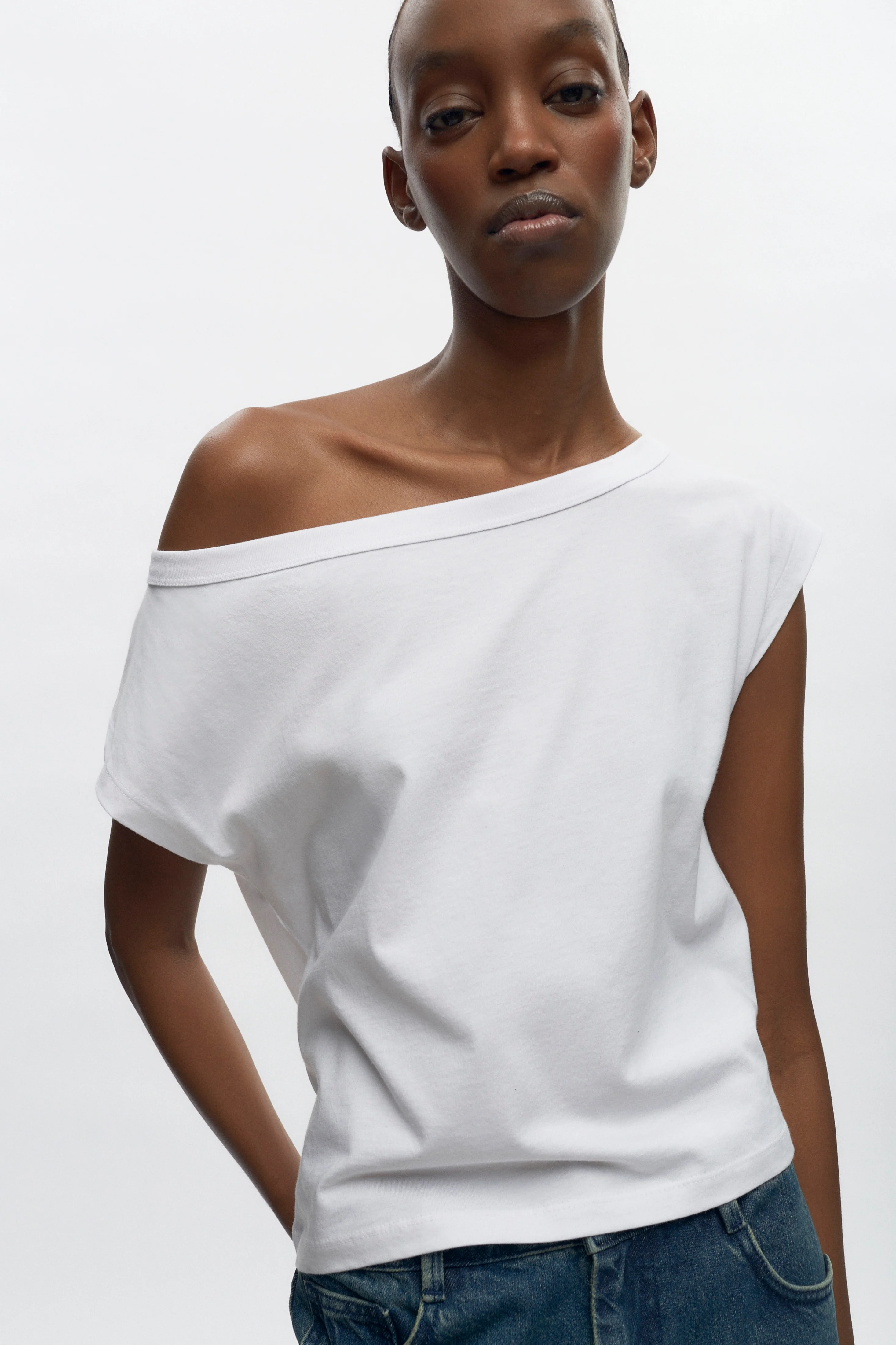 Women's Off Shoulder Tee | Kotn