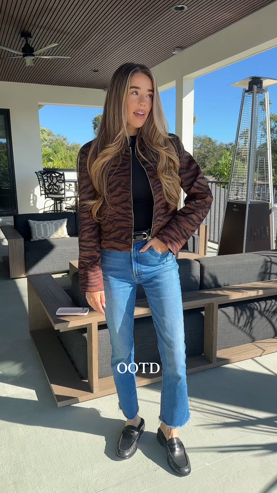 The coat is Zara! I wish I could link but LTK won't let me😭