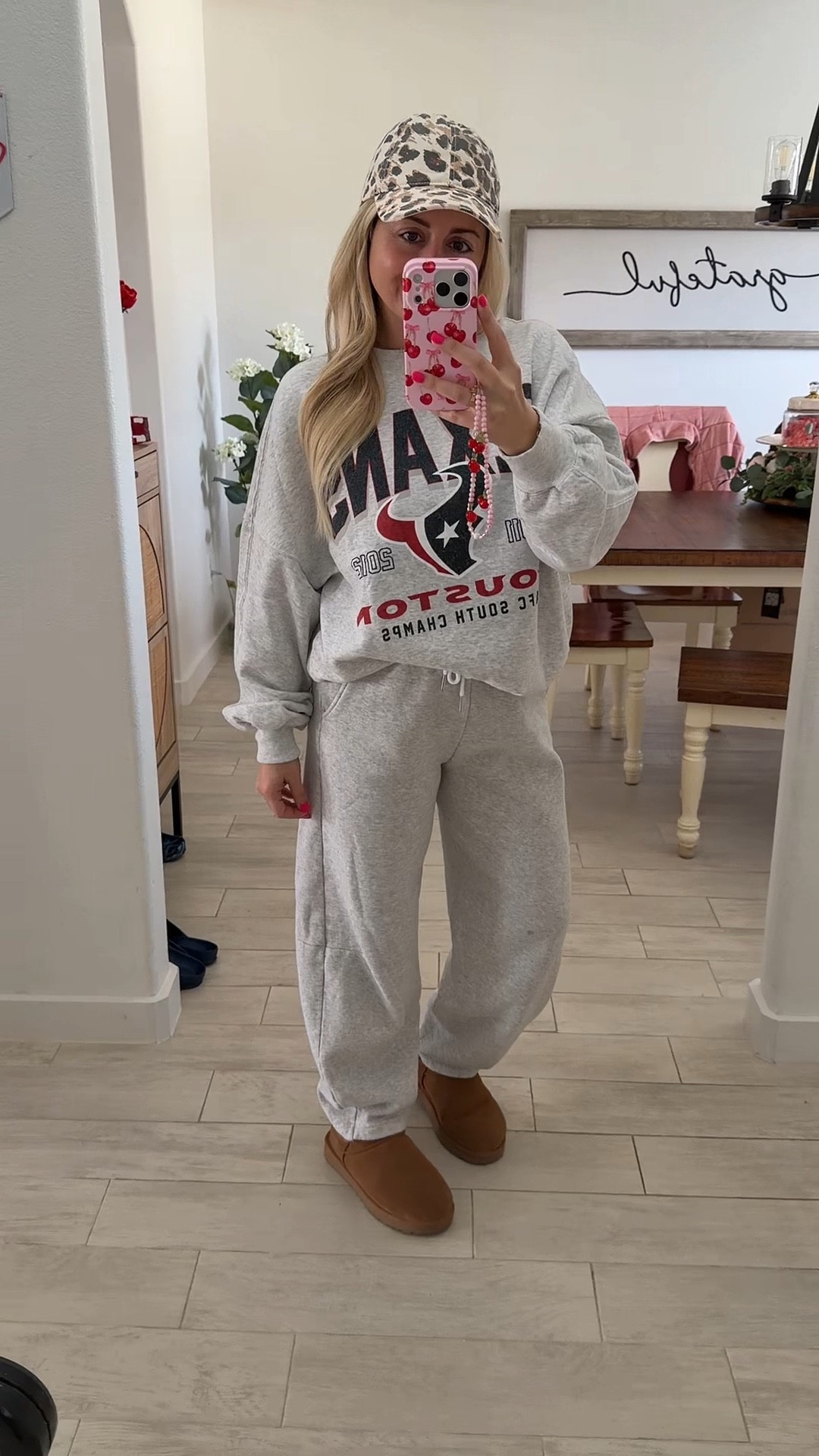 Comfy cute outfit on sale
Texan sweater small
Barrel sweatpants small
Uggs tts

#LTKSaleAlert #LTKootd