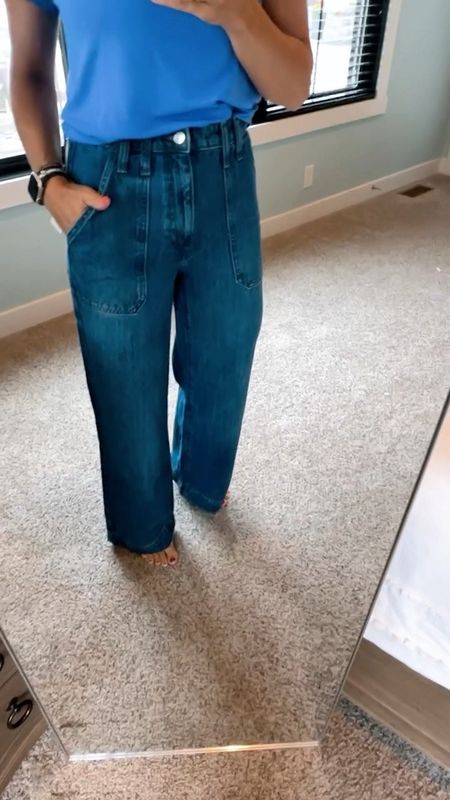 🫶🏻Wide leg jeans for the win!! These are perfect for fall and at a great price point! Wide leg pants are flattering on everyone. They help to streamline the leg making you look taller and slimmer. Helpful tip- make sure the bottom of the jeans don’t drag the floor. The hem should just graze the floor to keep that elongated look!💖
*Fit Tip- runs TTS. I’m wearing a 2 and for reference I’m 5’2 and 128lbs.

#fallstyle #jeans #denim #falloutfit #target #targetfashion #targetstyle #fallfashion #widelegjeans #widelegpants

#LTKFind #LTKover40 #LTKstyletip