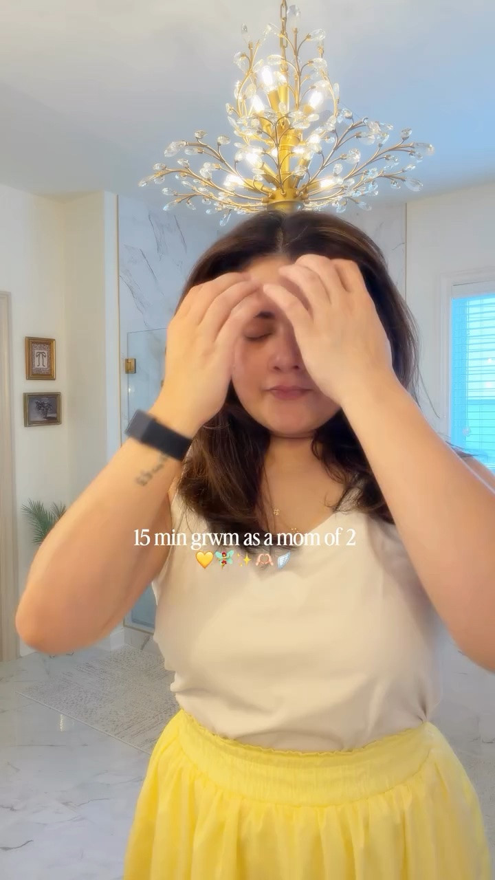 happy sunday 💕 a quick daily beat saves because mom life is knocking me out these days 💛✨

15 minutes. that is all I get. and honestly? that is all I need.

comment READY for every product linked.
follow @familyfabfour for the real mom version.
.
.
.
#grwm #momlife #mommotivation #quickmakeup #getreadywithme💄