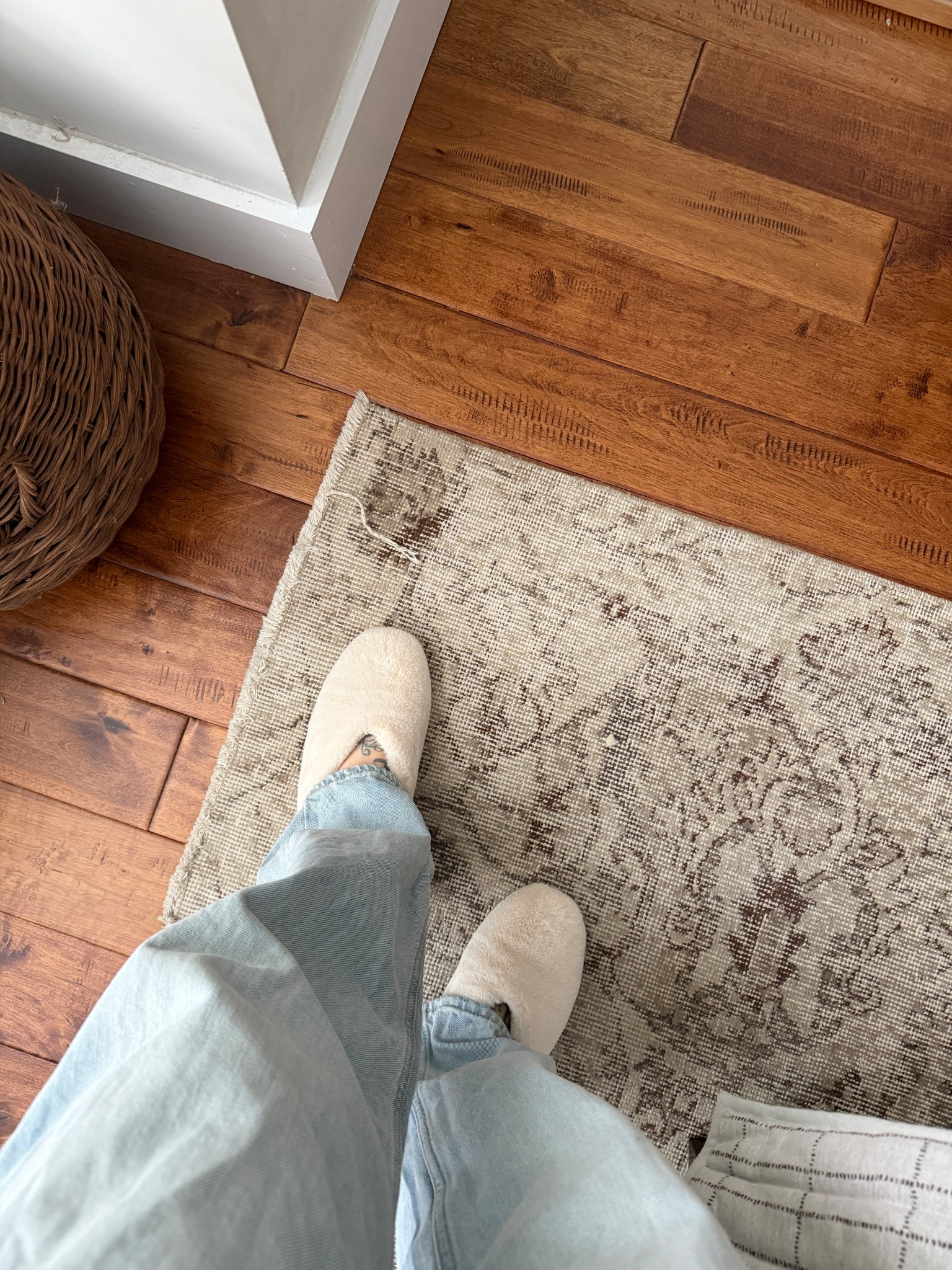 My favorite designer look a like slippers are on sale for $20 and arrive before Christmas! Great gift idea and they come in 4 colors 

#LTKGiftGuide #LTKHoliday #LTKFindsUnder50