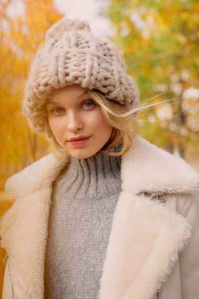 Chunky Knit Beanie - Beige at Urban Outfitters | Urban Outfitters (US and RoW)