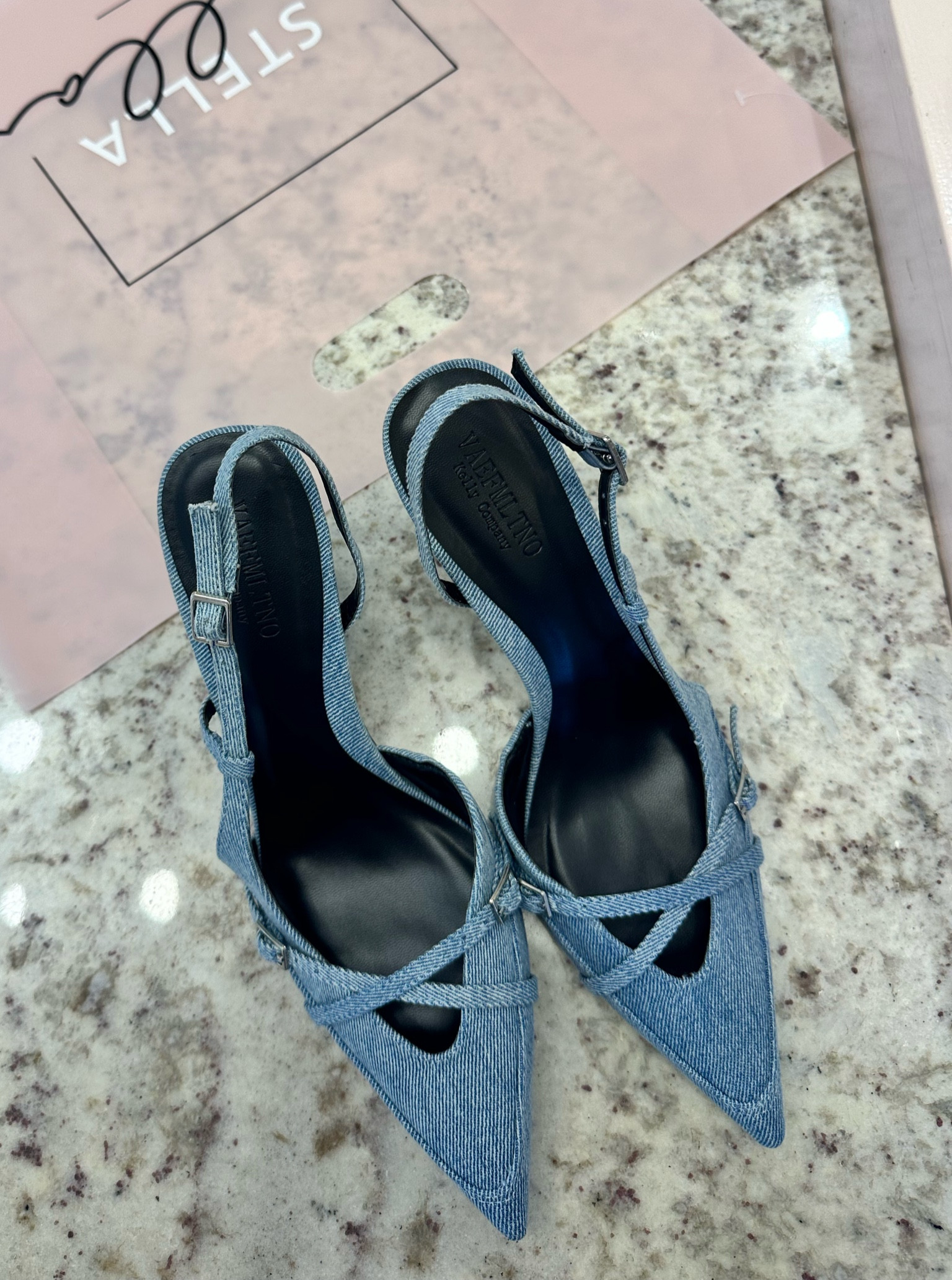 I couldn’t leave without them 🥿

bought locally at Stella Dallas in Mandeville but I found some similar online 🤍

#LTKFindsUnder100 #LTKShoeCrush #LTKMidsize