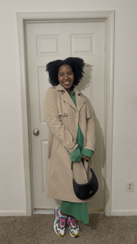 This trench coat and coat bag have easily become staples in my fall wardrobe and complement pops of color well 

#LTKstyletip #LTKfindsunder100 #LTKSeasonal