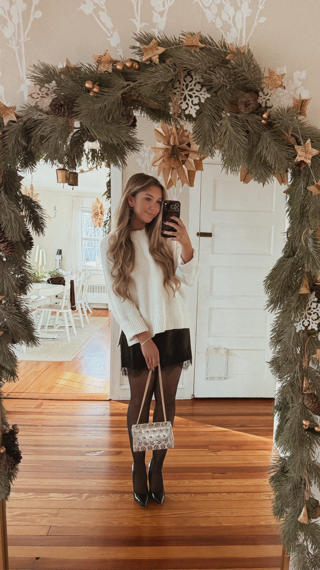 Vlogmas Day 15 - GRWM for a holiday party♥️✨

#vlogmasday15 #vlogmas #grwm #holiday #holidayparty

#LTKHoliday #LTKgrwm #LTKFindsUnder50