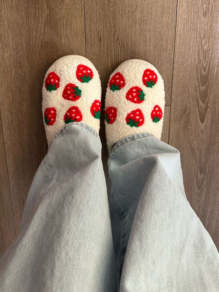 strawberry slippers, agolde jeans 

#LTKStyleTip #LTKFindsUnder50