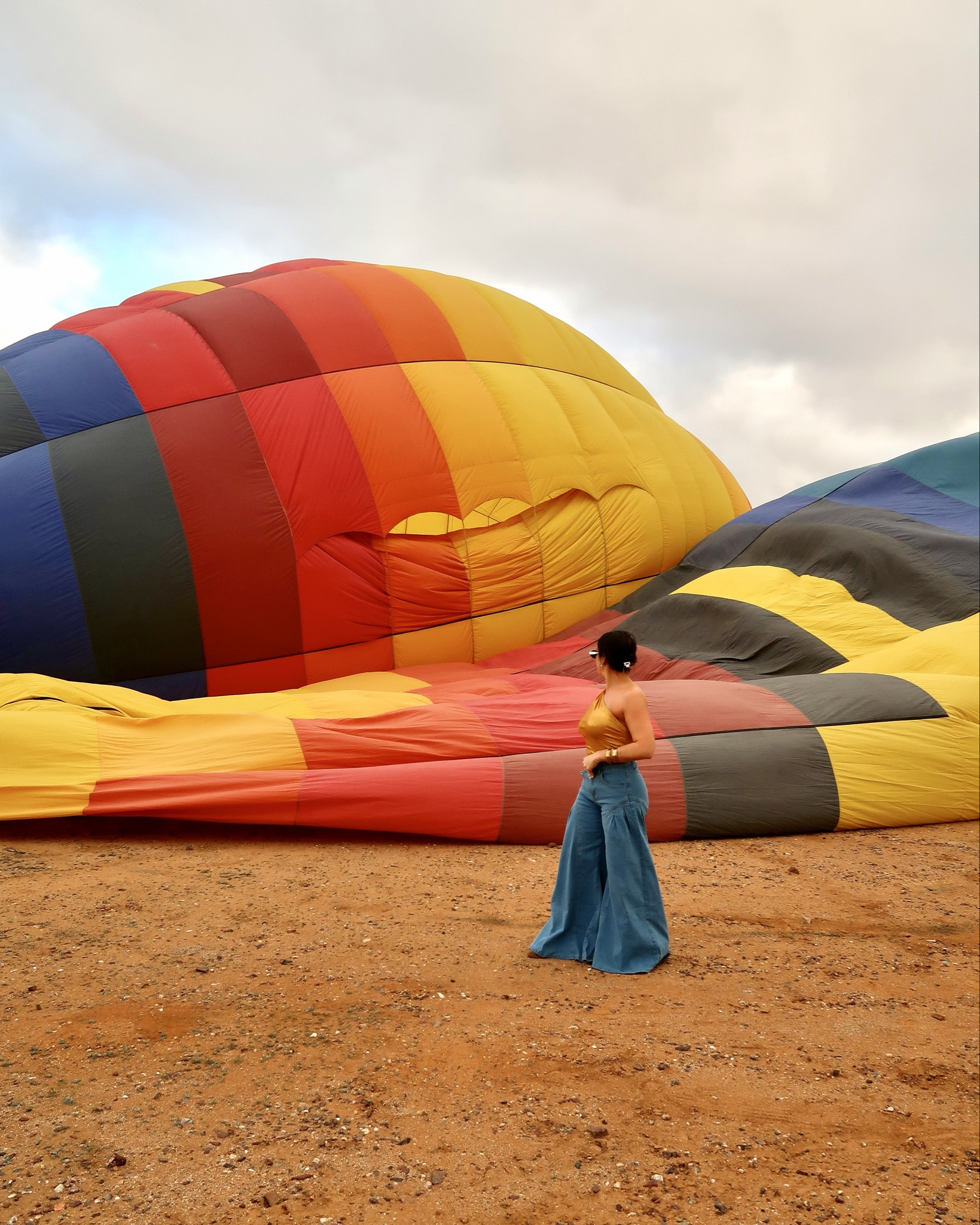 Hot air hollon ride! 🎈🧺

Arizona, desert, western, ootd, denim, vacation, jeans, desert outfit 

#LTKTravel #LTKootd #LTKFindsUnder50