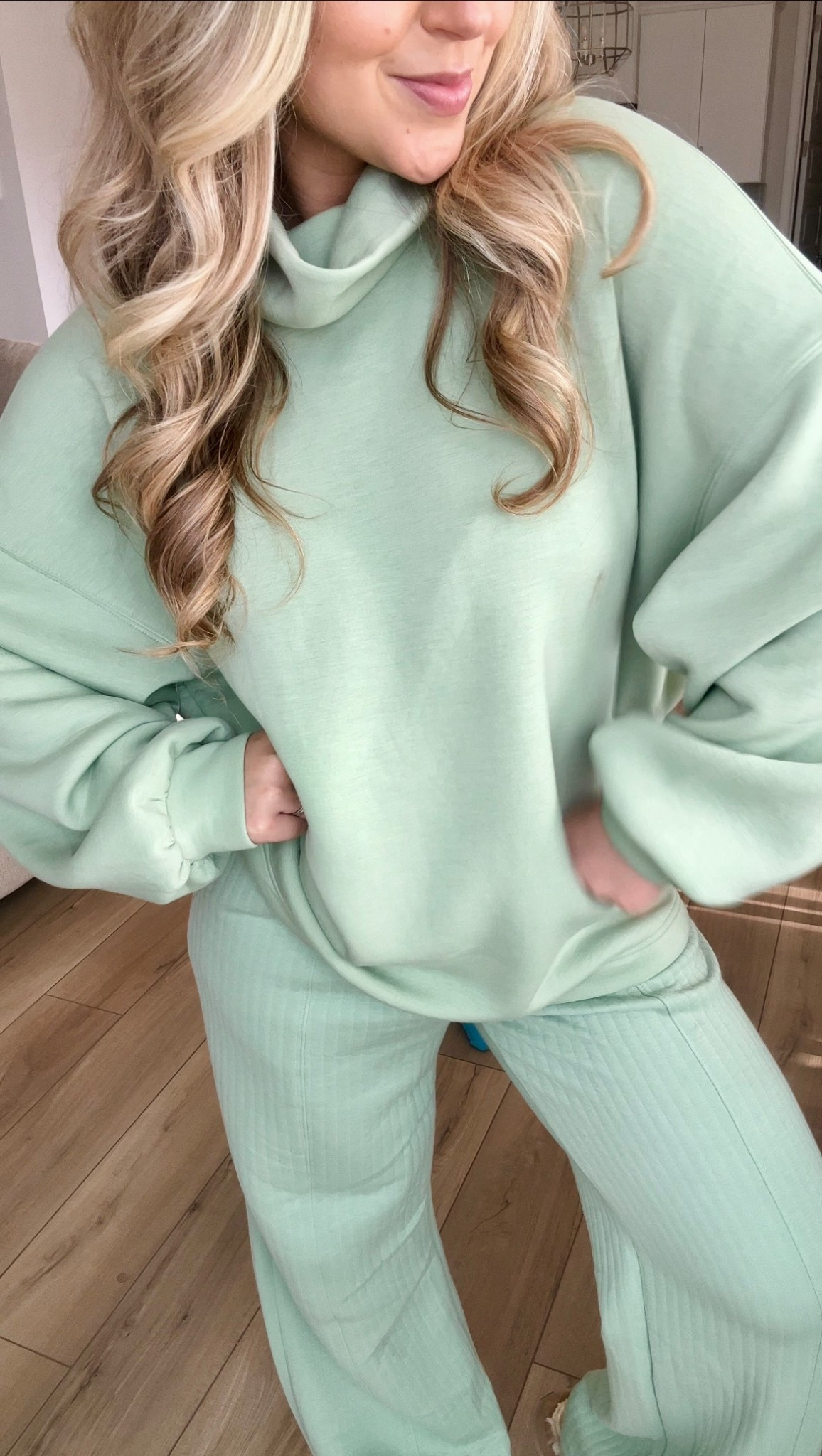 My new favorite lounge set for cozy season 🤍 

#LTKSaleAlert #LTKFindsUnder50 #LTKootd