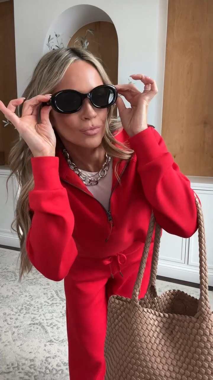 My favorite travel set of all time - comes in so many colors, length options, and the material is unmatched!

#airportoutfit #traveloutfits

#LTKTravel #LTKdayinmylife #LTKootd