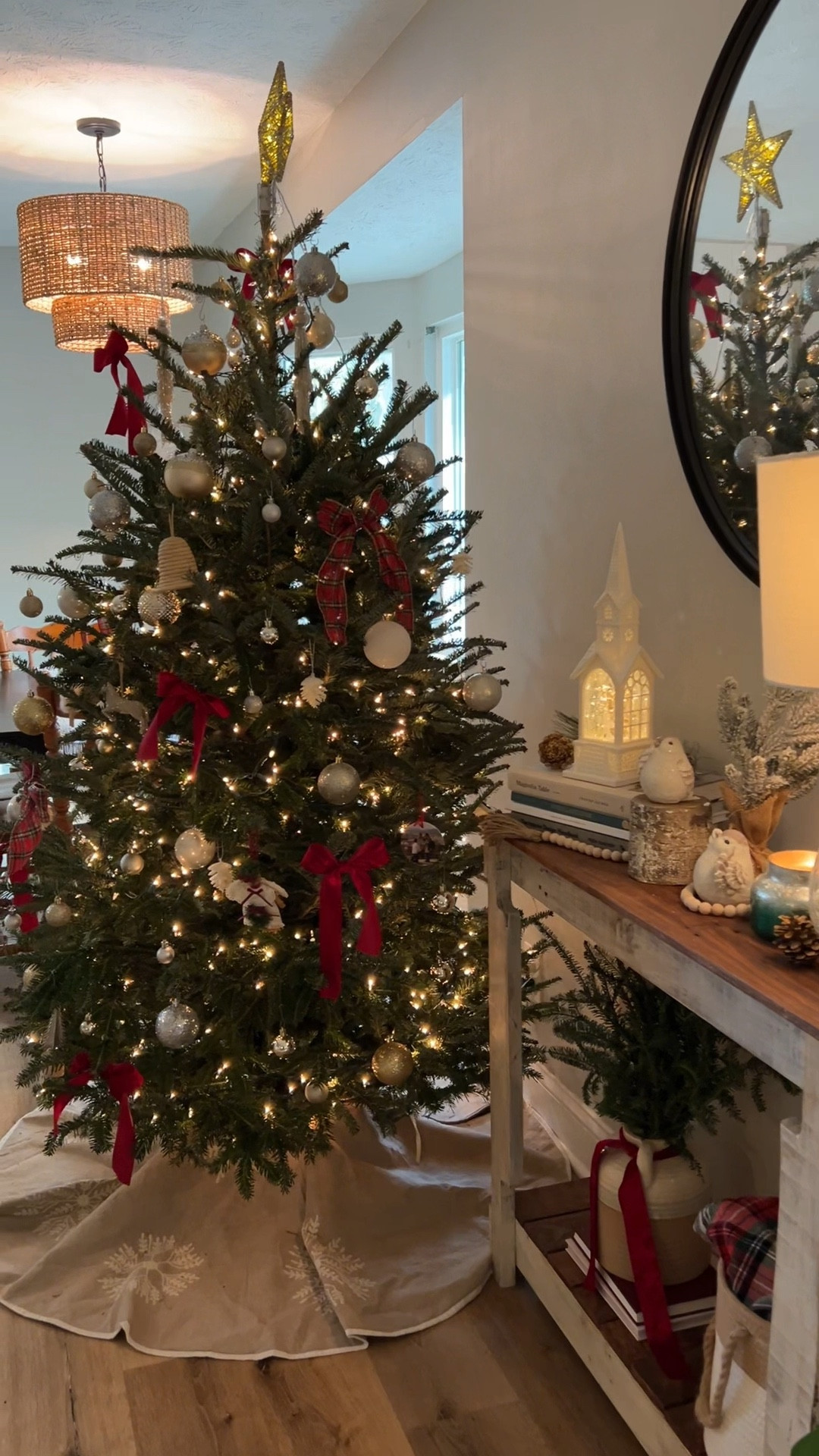 Christmas decor breakdown 🎄🌟❤️ If it’s not listed here, it’s either old or unavailable. 

#LTKSeasonal #LTKHoliday #LTKHome