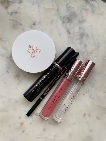 #ad sharing my favorite @AnastasiaBeverlyHills products including Brow Whiz, Lip gloss, Lash Sculpt mascara and Glow Seeker highlighter. 


#LTKFindsUnder50 #LTKBeauty