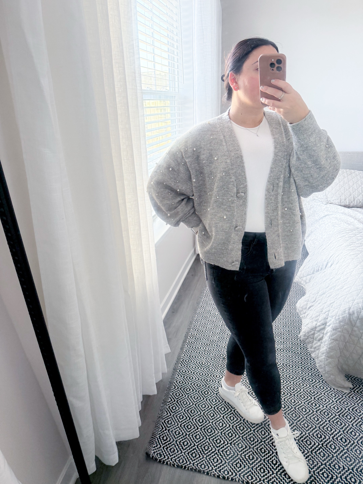 Kicking off the 2025 office outfits! I loved working from home the last few weeks but we’re back in person now, so get ready for a year of work fits.

Sweater is H&M from Depop - similar linked
Everything else is exactly linked!

#LTKFindsUnder100 #LTKMidsize #LTKWorkwear