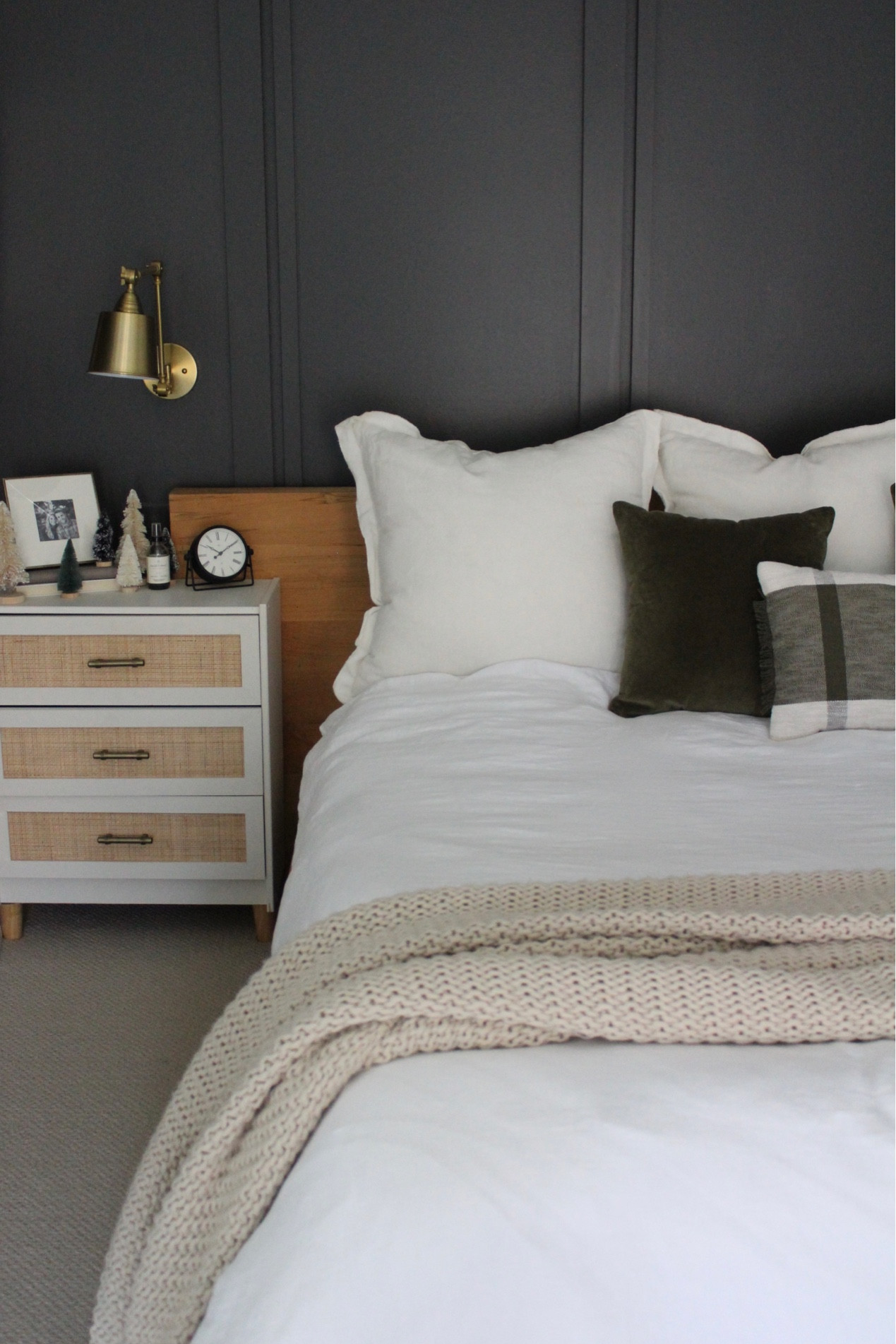 Holiday bedroom #holiday #holidaybedroom #holidaydecor

#LTKhome #LTKHoliday #LTKSeasonal