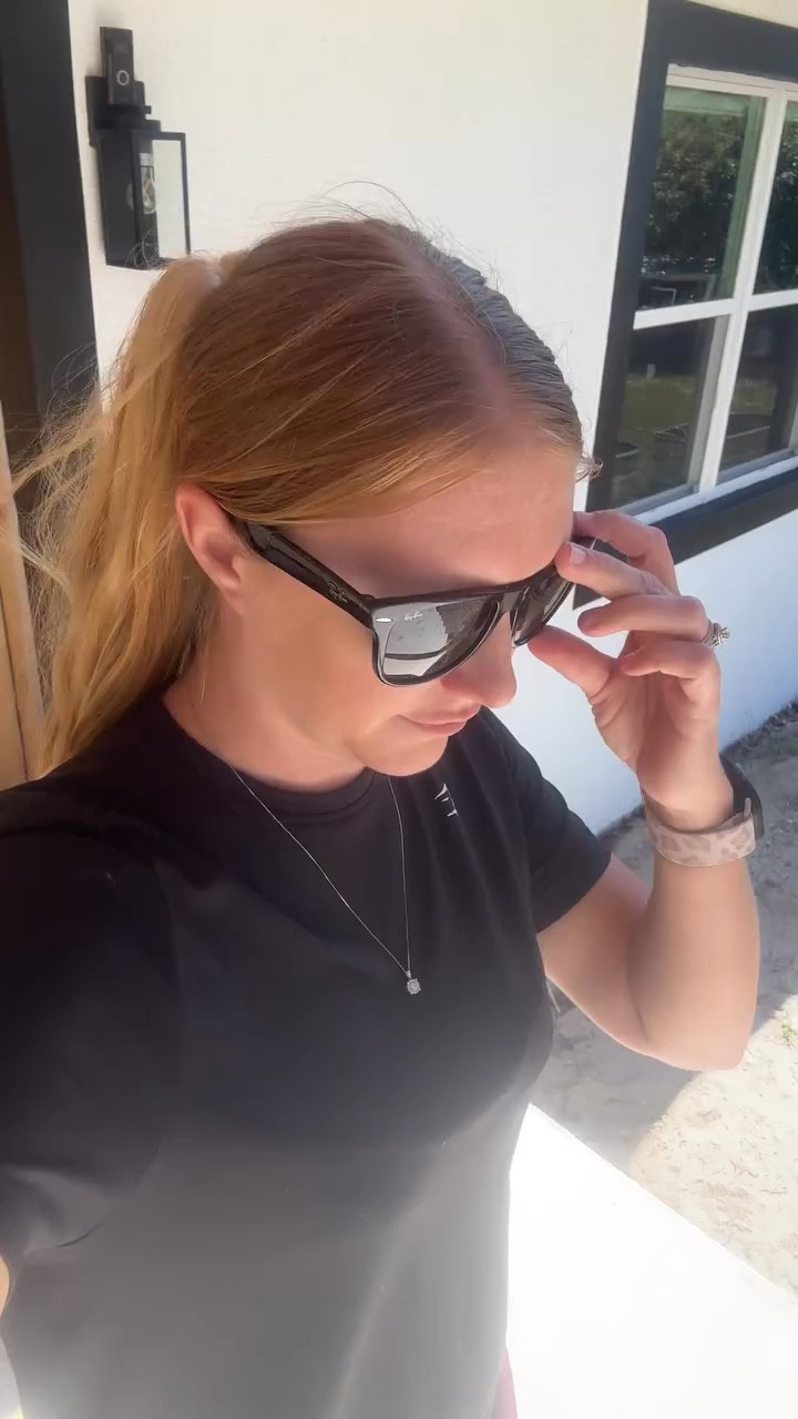 @heyhae.co Sun-Cured Gel Nail Strips are now at @target and they’re a total game changer 🙌
No salon appointment needed! #ad 💅 No LED lamp needed! Just apply the adorable designs + let the sun do its thing! ☀️ They are only $9.99 too and last up to 14 days! Run to Target to grab HeyHae before they sell out! If you want the link to these, comment “SHOP” for a direct link! 

More designs on ➡️ https://heyhae.co/

#HeyHaenail #targetstyle #newattarget