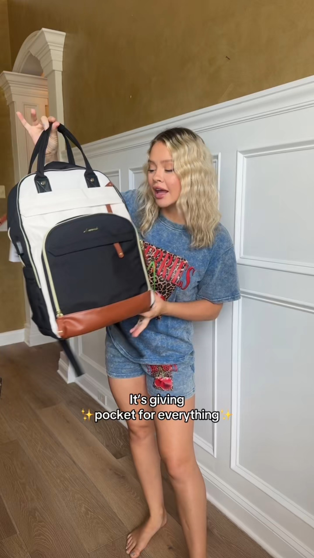 Back to school bags are already selling out 👀🎒
This one has 26 pockets, a laptop sleeve, secret zipper, charger, and room for everything — and it’s actually cute??
Grab yours before they sell out!
@lovevookbags #BackToSchool2025 #LOVEVOOK #TikTokShopFinds #musthavebackpack #tweenbackpack #teenbacktoschool #teacherbag #backtoschool
