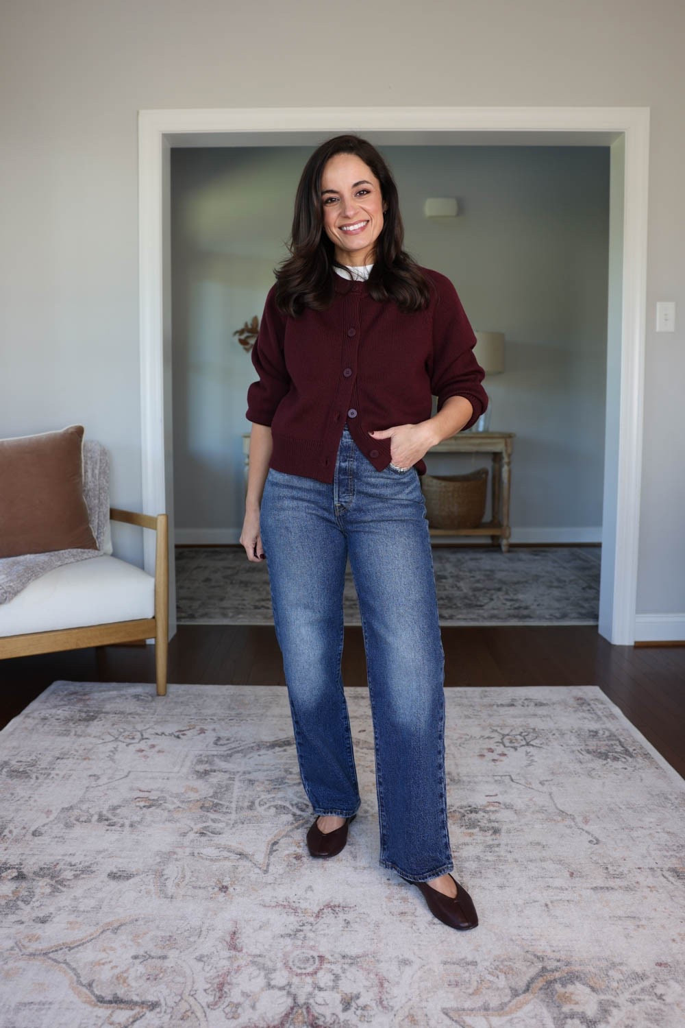 What shoes to wear with straight leg jeans for petites. 

Jeans (Levi’s): 25 x 27” on my honor wash / 12” rise / 27” inseam - sized up 

Ballet flats 
Sweater (Quince): xs - sold out in exact color, linked in brown 
T-Shirt (Old Navy): petite xs 
Shoes (Madewell): true to size - sold out in color, will link similar 

My measurements for reference: I’m 4’10” and 105lbs. My bust, waist, and hip measurement is 32”, 24”, and 36”.