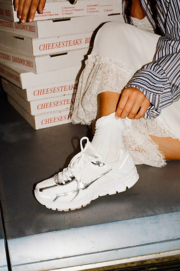 Nike Women's Zoom Vomero 5 Sneaker | Urban Outfitters (US and RoW)