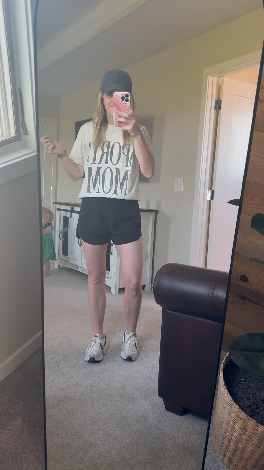 Sports mom comfy outfit 

#LTKmomlife #LTKootd