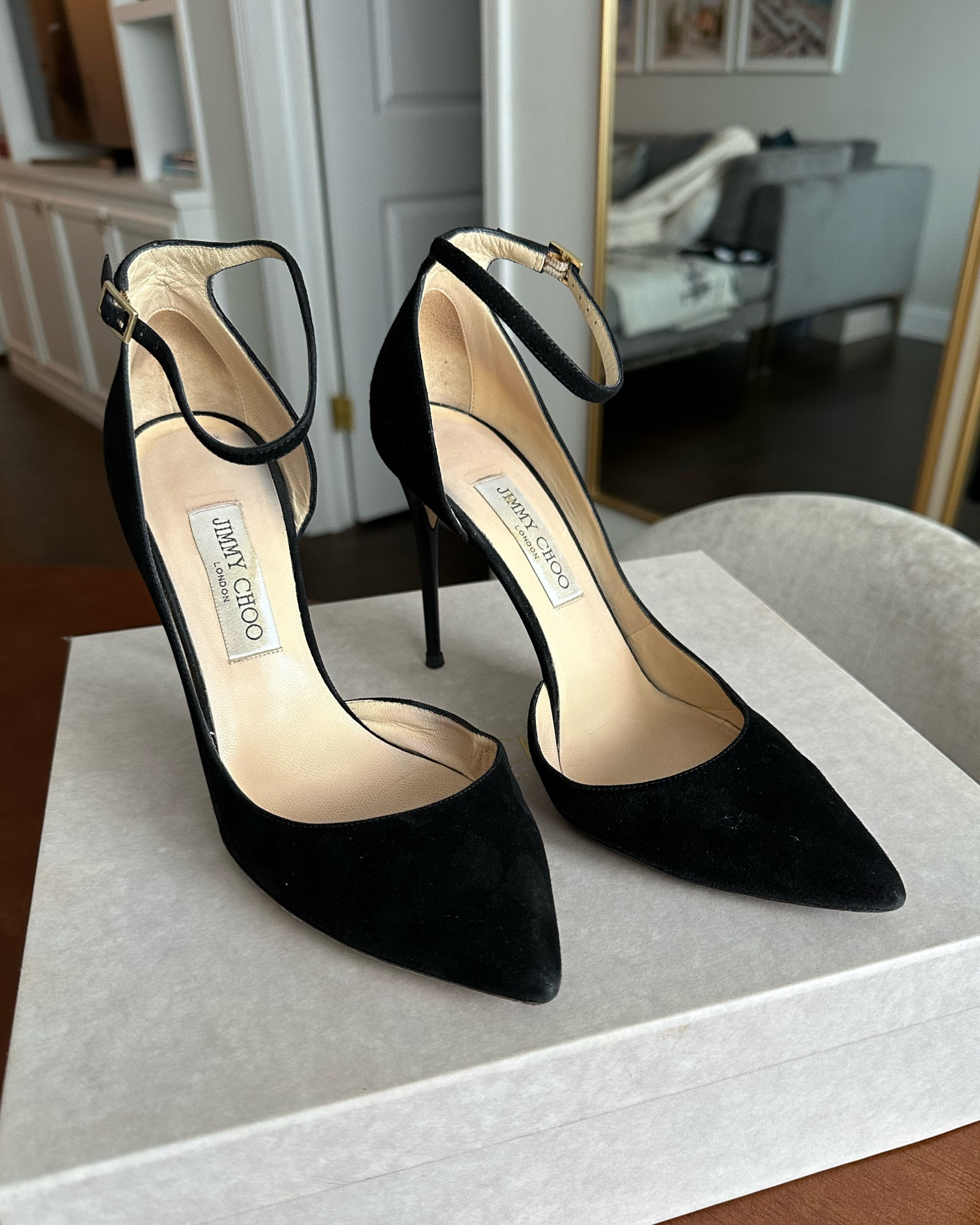 Jimmy choo suede on sale pumps