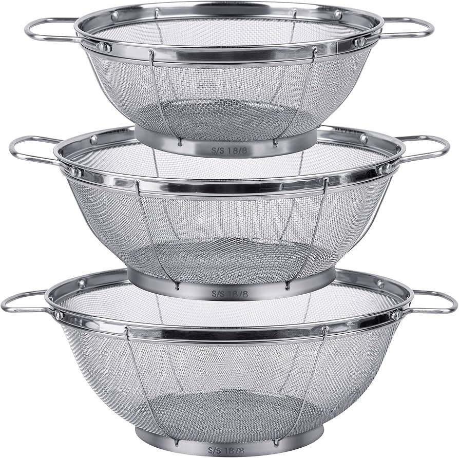 3 Pack 18/8 Stainless Steel Colander Sieves(5-Quart, 4-Quart and 3-Quart), Mesh Strainer Net Bask... | Amazon (US)