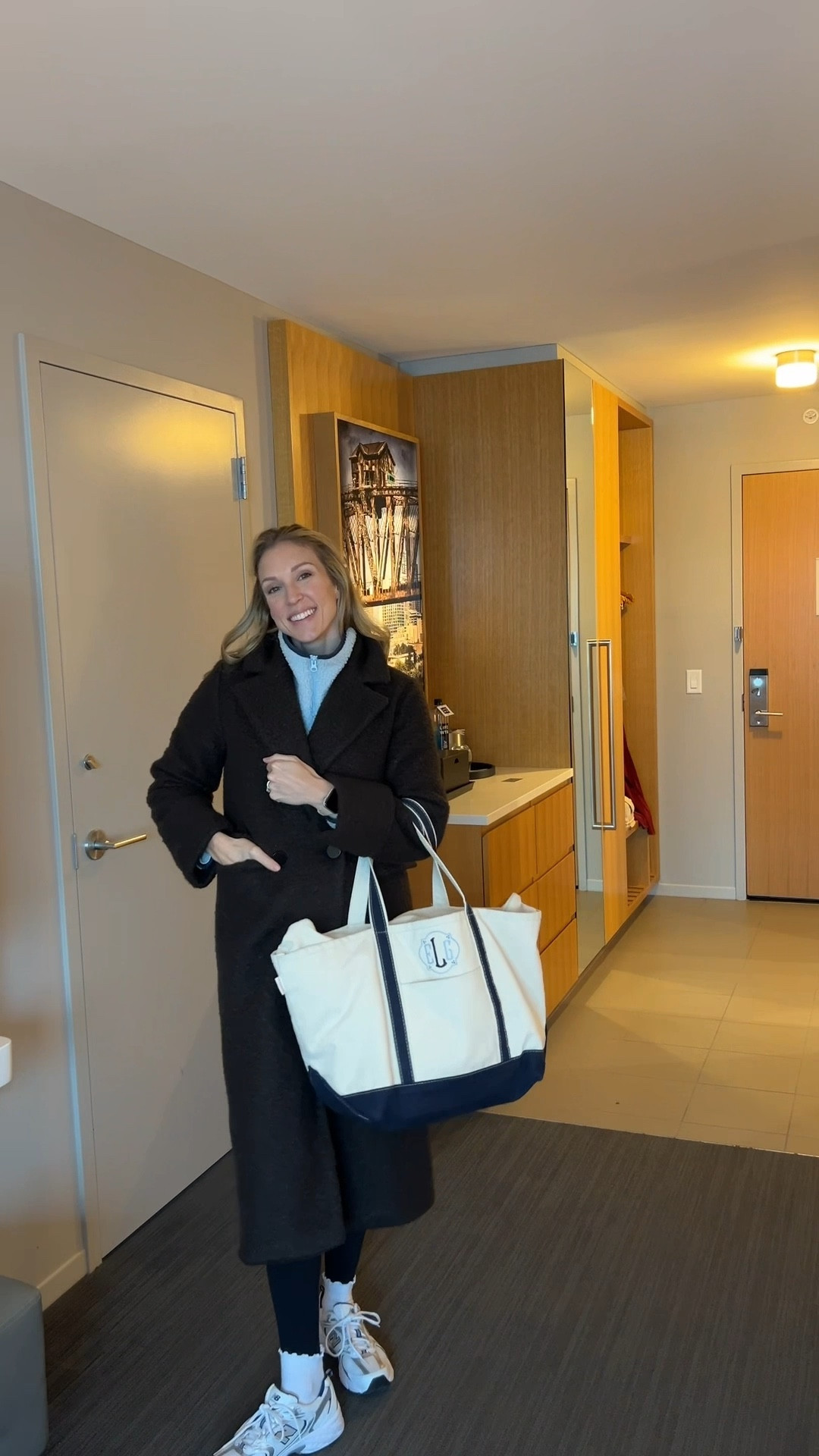 My 3-layer airport formula for winter travel! 

Winter in Alabama is nothing compared to the piercing cold in Chicago, but we were prepared and we were WARM. ❄️👏

#airportoutfit #wintertravel #travelstyle #winteroutfitideas #OOTD 

#LTKTravel #LTKootd