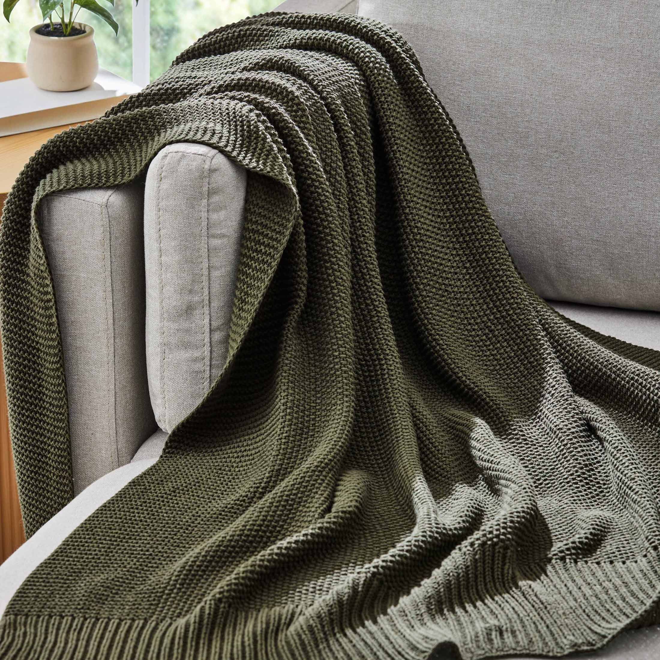 Better Homes and Gardens, Chunky Knit Deep Green Throw, Cotton-Blend, 50"x60", 2.3 LB, All Ages -... | Walmart (US)