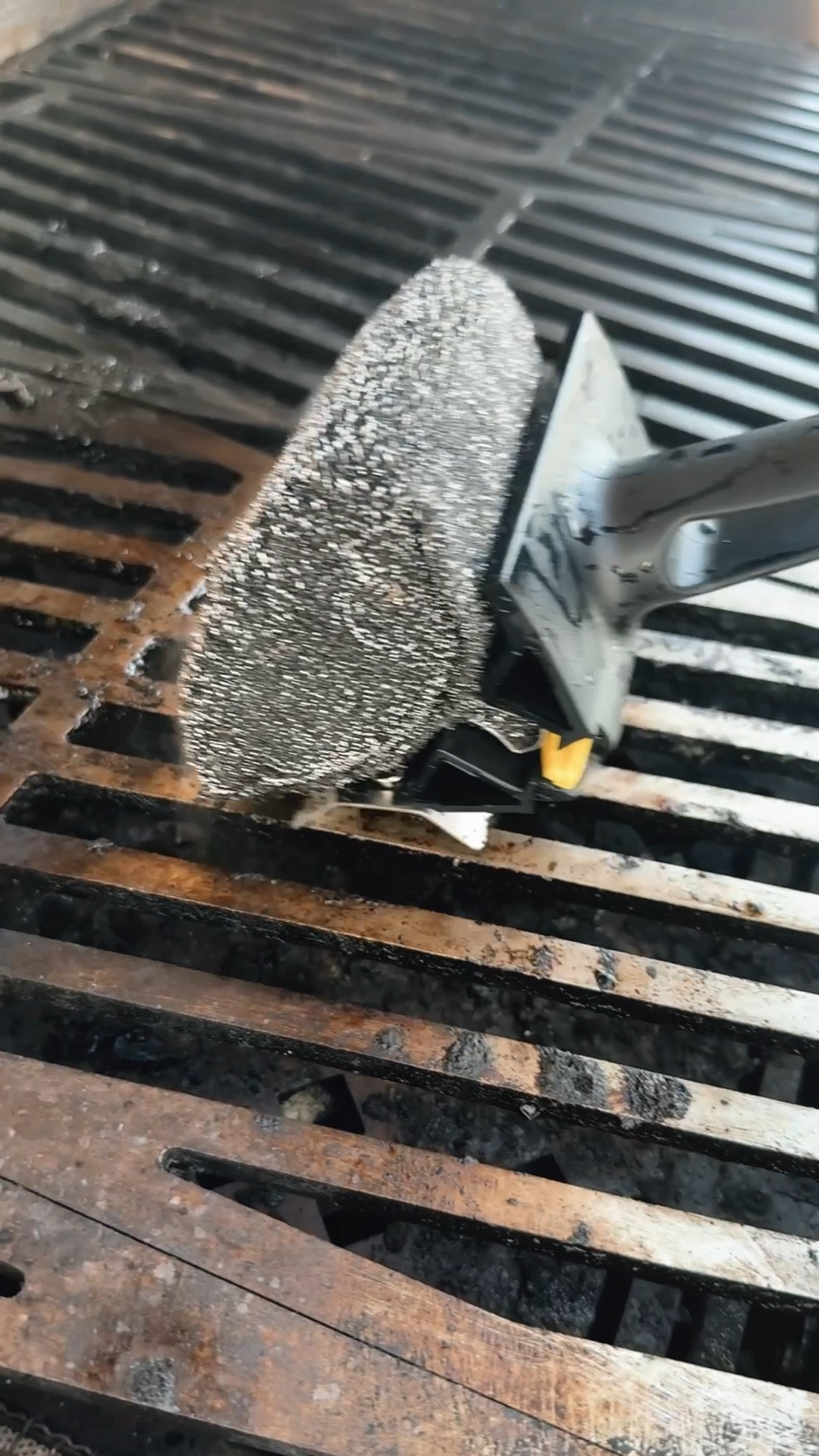 Cleaning outdoor grill - scrub daddy grill brush - Father’s Day gift ideaas

#LTKOver40 #LTKGiftGuide #LTKHome