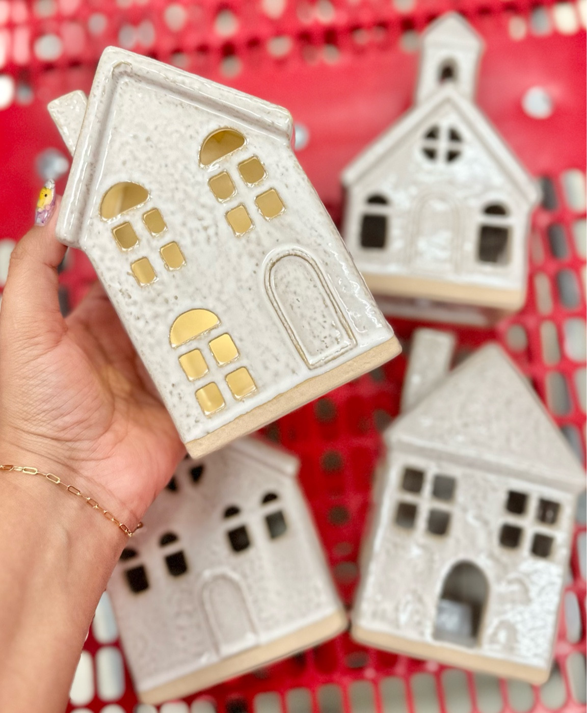 These new ceramic houses are perfect for that neutral holiday vibe😍 I couldn’t believe that they were only $5, they definitely look like something that would be way more expensive at another store!

#LTKfindsunder50 #LTKSeasonal #LTKHoliday