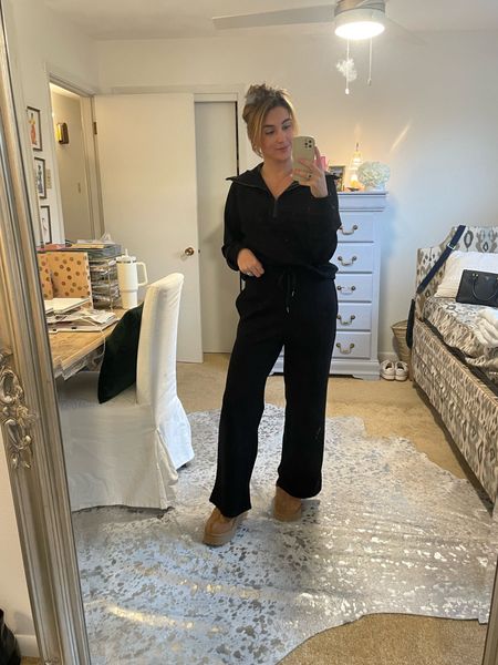 Obsessed with this comfy cozy set! It is buttery soft, to die for. My favorite Black Friday find 🖤

#LTKGiftGuide #LTKsalealert #LTKCyberWeek