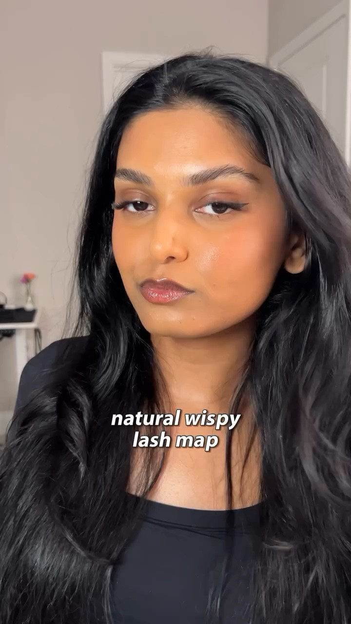 super easy lash tips: leave inner 1/3 empty and double up on the outer corner for that cat eye effect
@lilacst 
discount code “aneeta”
💗
 #makeuphack #lashmap #lashextensions #almondeyes #cateye #glowuptips #lilacstlashes