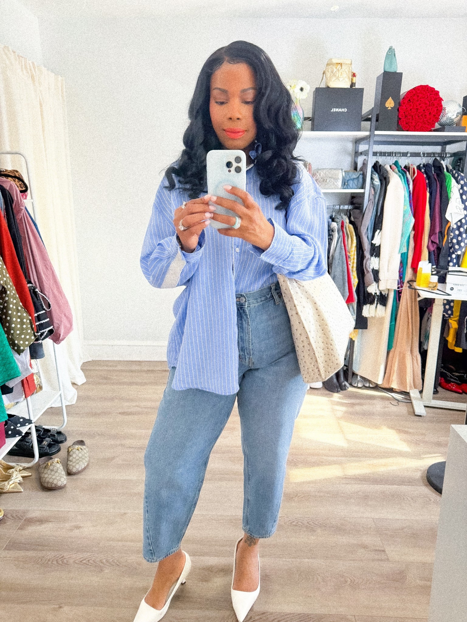 She’s clocking in CUTE! ✨ Who else loves a good button-up? 

Details: Old faves! Comment “STYLE” and I’ll send you the scoop on similar pieces. 🤭

Shirt: @zara 
Jeans: @oldnavy 
Pumps: @asos 
Tote: @amazonfashion 

#phillyblogger #whatirocked #styleblogger 

#LTKootd #LTKMidsize #LTKvlog