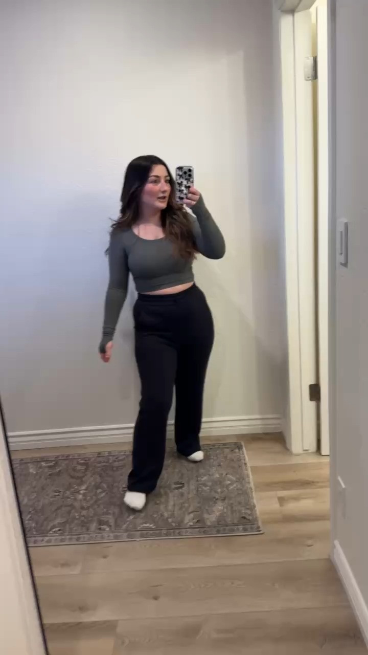 Petite sweatpants! Buttery soft and amazing quality! 

I'm 5'0" 145lbs in the 27" inseam
Exact color of the top sold out but available in other colors! Also linked similar I have and love! 
Size small 

Petite activewear, Amazon fashion, Amazon finds


#LTKPetite #LTKFindsUnder50 #LTKWatchNow