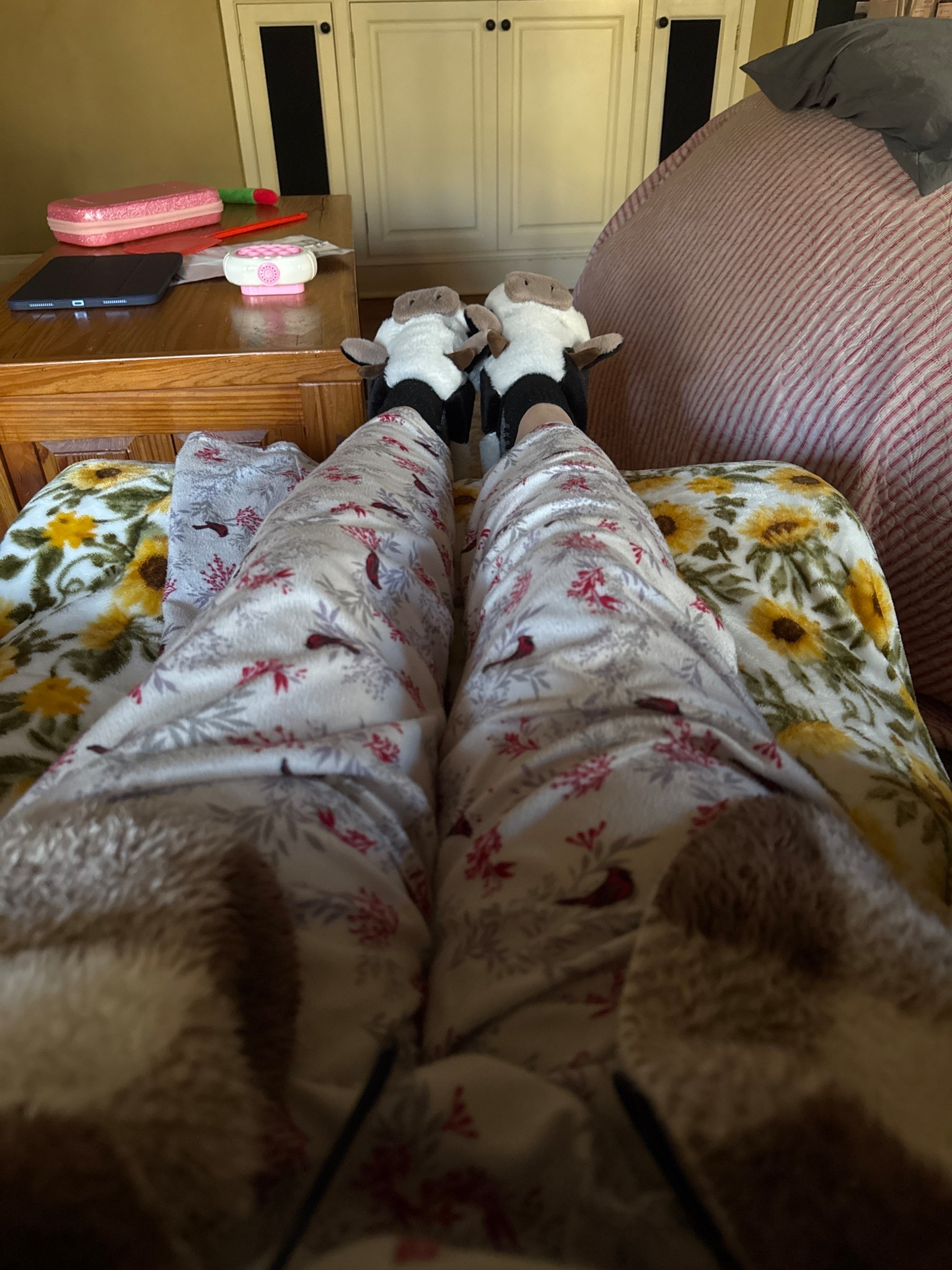 Nothing like warm jammies and cozy slippers on a cold day! Cold day uniform: pajamas + slippers = zero regrets ❄️🧸
Staying cozy, staying in, and calling it self-care. Soft fabrics, warm toes, and all the chill-day vibes—exactly how winter days are meant to be.

Hashtags:
#LTKhome #LTKcozy #LTKloungewear #PajamaLife #SlipperSeason #CozyVibes #StayWarm #ColdDayComfort #ComfyStyle #HomeStyle #WinterLounge #SoftAndCozy #RelaxAtHome

#LTKdayinmylife #LTKselfcare #LTKSeasonal