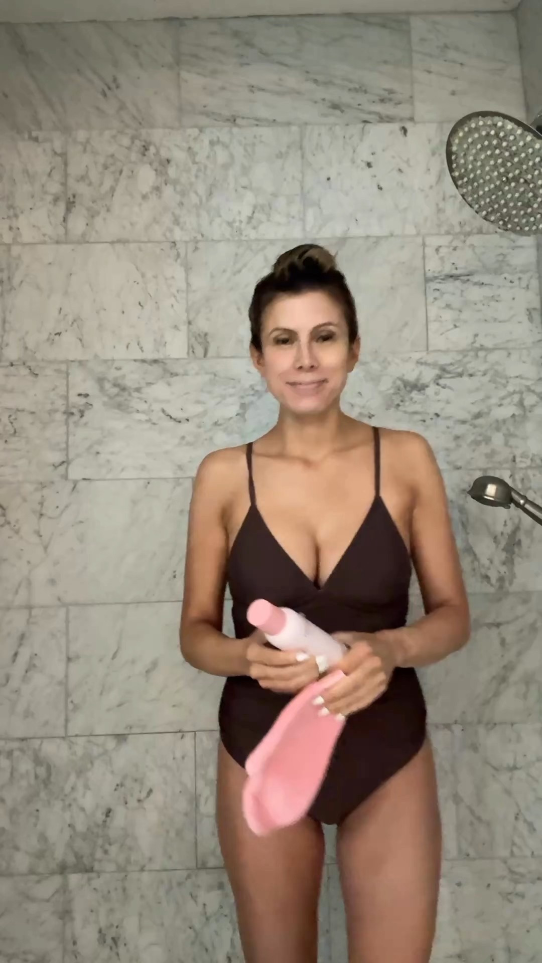 HOT DEAL on one of the easiest tanning mists we’ve ever tried! 😍👇
$29.95 (reg $54.95), but then code HSN2025 takes $10 off for new customers, which makes it $19.95 and 64% OFF 🔥👏

@HSN @tan_luxe #HSNInfluencer #ad #LoveHSN

#LTKFindsUnder50 #LTKSaleAlert #LTKBeauty