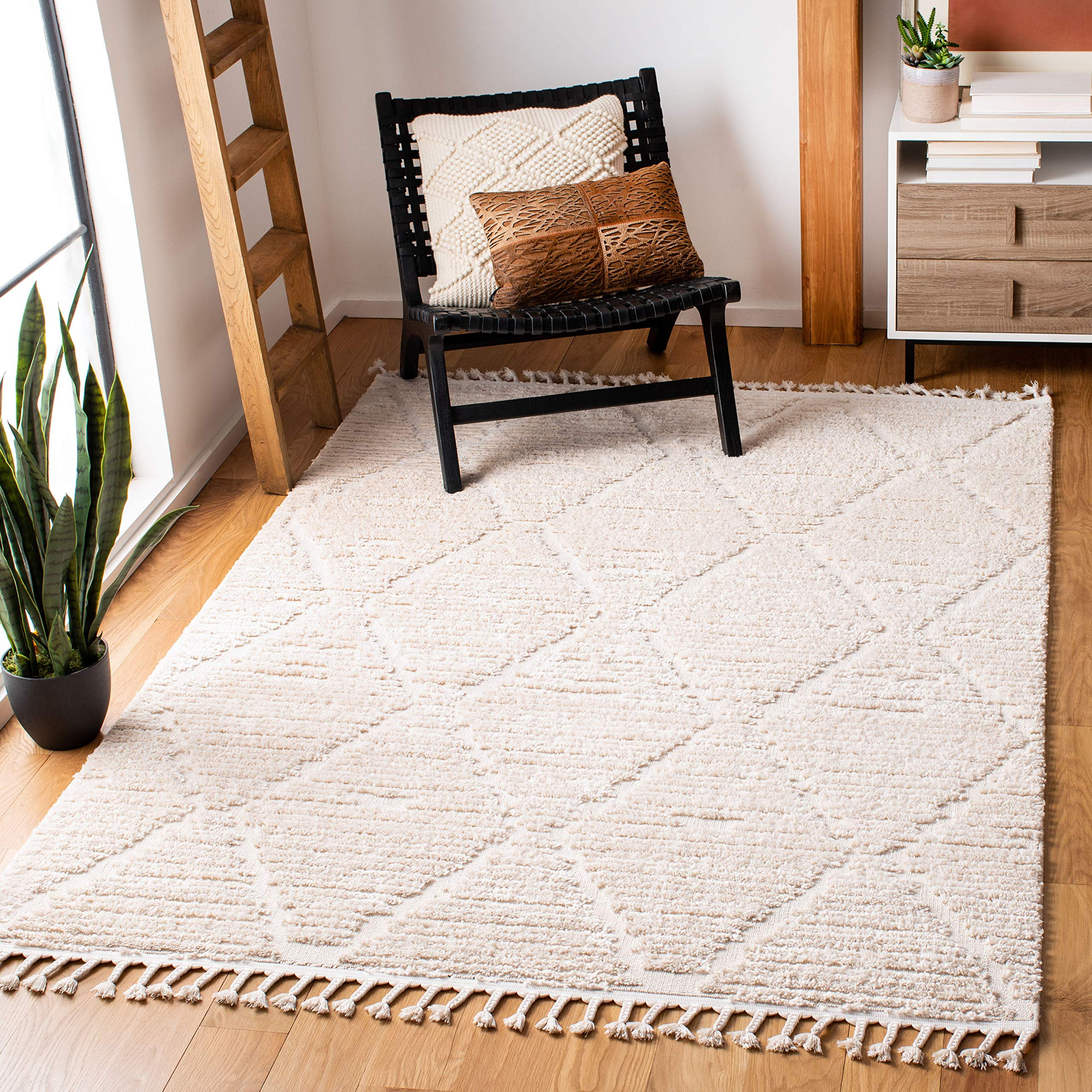 SAFAVIEH Marrakesh Collection Area Rug - 4' x 6', Beige, Moroccan Trellis Design with Tassel Deta... | Amazon (US)