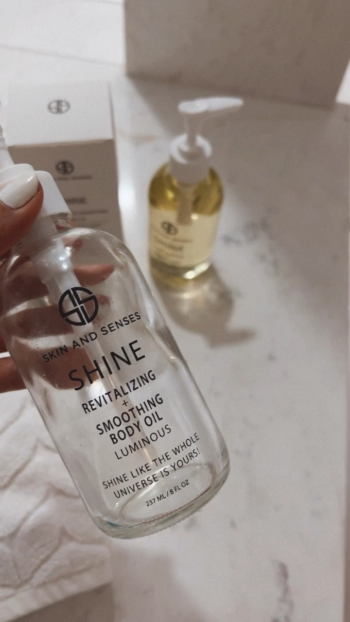 My favorite body oil 👌🏻🙌🏻 clean ingredients amazing spa scent 



#LTKVideo #LTKU #LTKbeauty