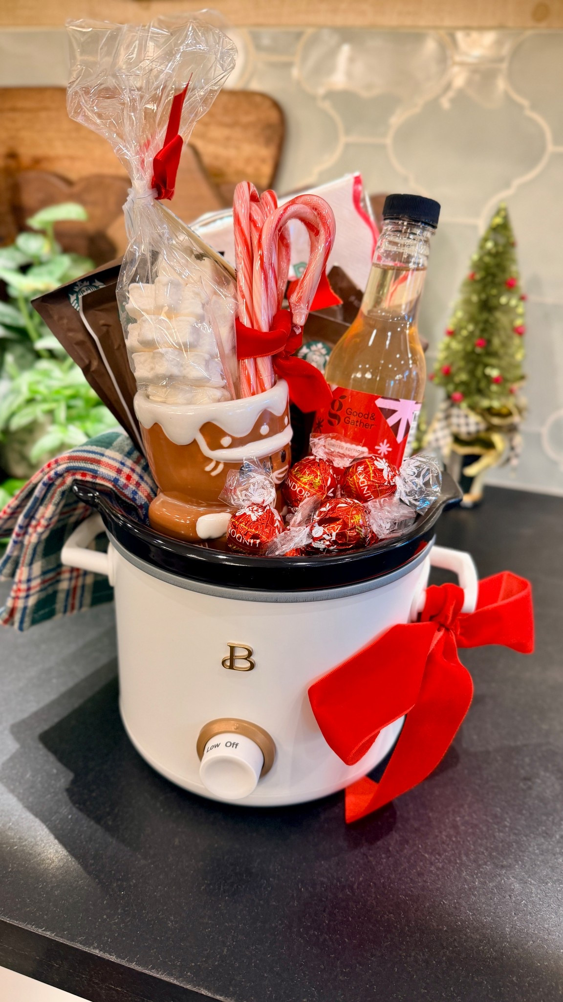 The perfect gift to bring to a hostess, teacher, neighbor or friend! 

#LTKSeasonal #LTKHome #LTKHoliday