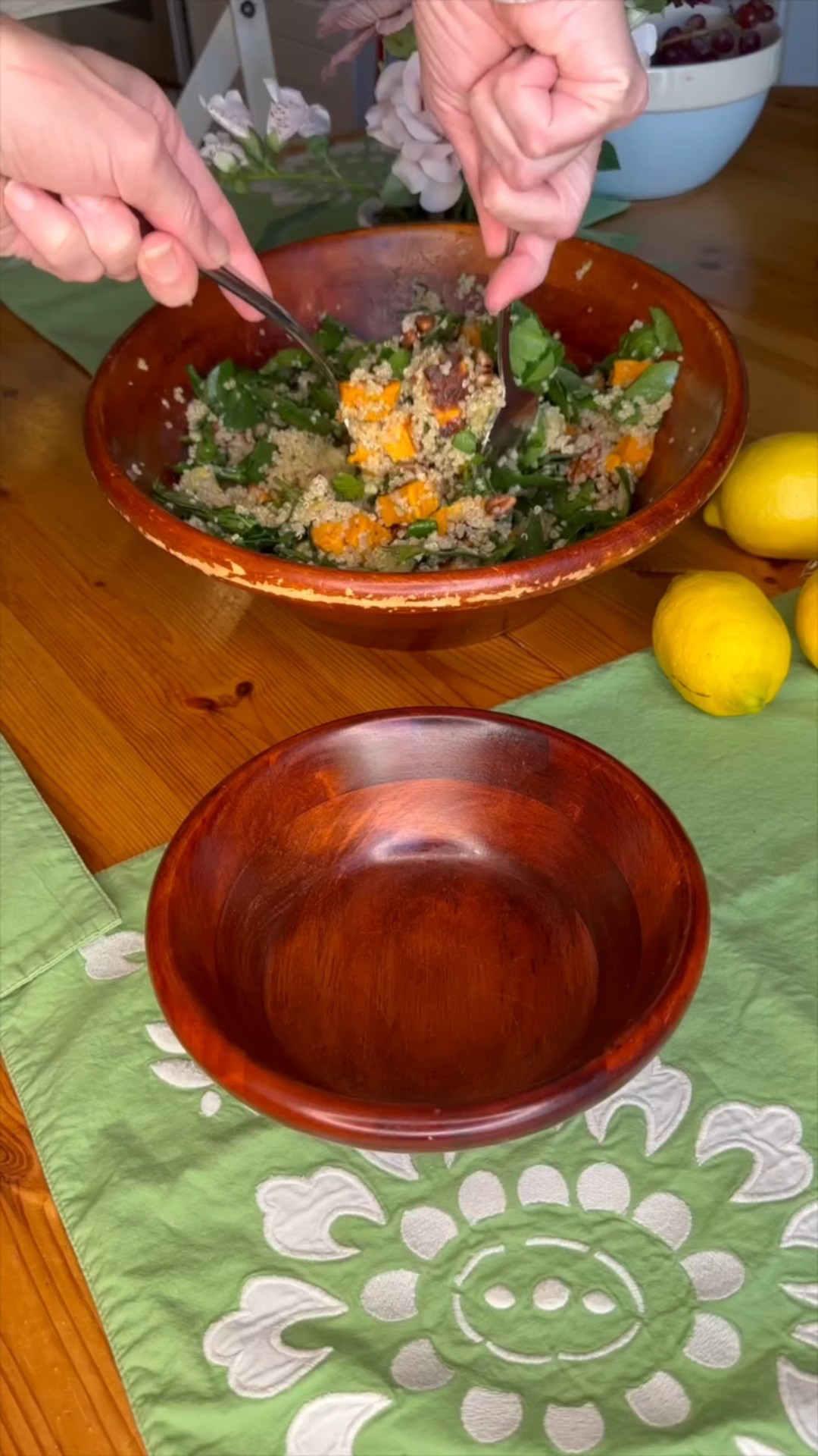 Busy days call for simple, healthy meals.
This spinach quinoa salad with roasted sweet potato is my go-to winter salad. It keeps me full, tastes amazing, and actually lasts in the fridge. Win-win. I have the full recipe in the link in my bio. #healthysalad #saladrecipe #easyrecipe #healthyrecipe #quinoasalad
