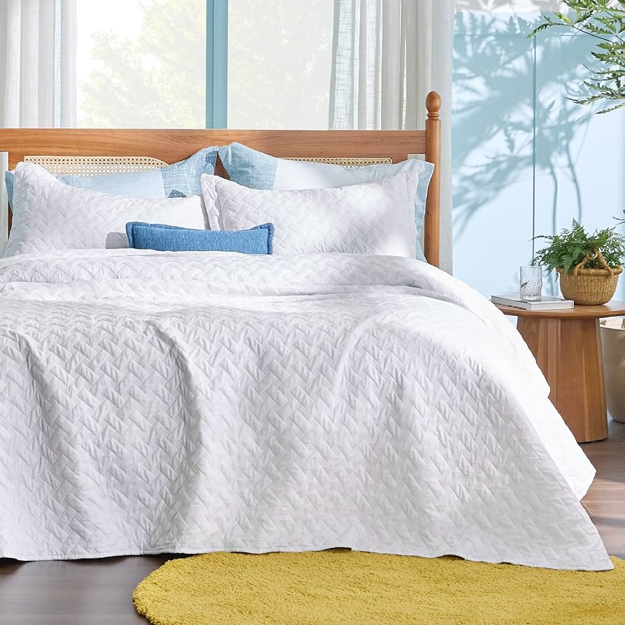 Bedsure Queen Quilt Bedding Set - Lightweight Spring Quilt Full/Queen - White Bedspreads Queen Si... | Amazon (US)