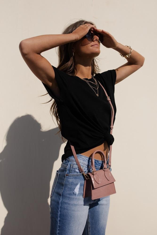 Selena Rolled Sleeve Tee in Black | Böhme US