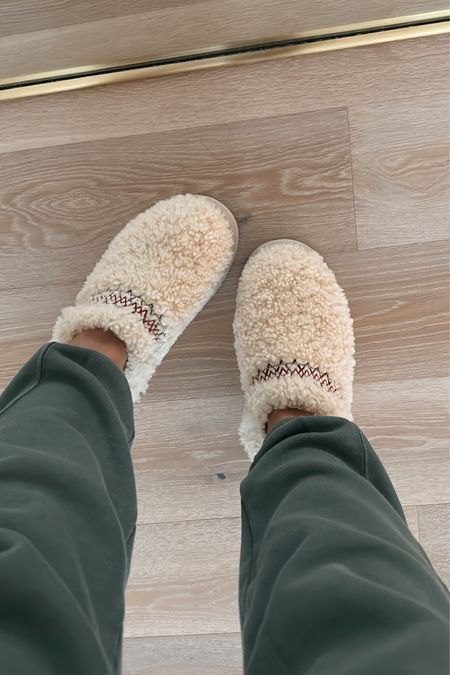 The coziest & cutest slippers 🧸  size up if in between sizes 

#LTKshoecrush #LTKSeasonal #LTKfindsunder100