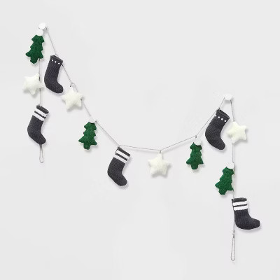 6ft Knit Star/Tree/Stocking Garland Green and White - Wondershop™ | Target