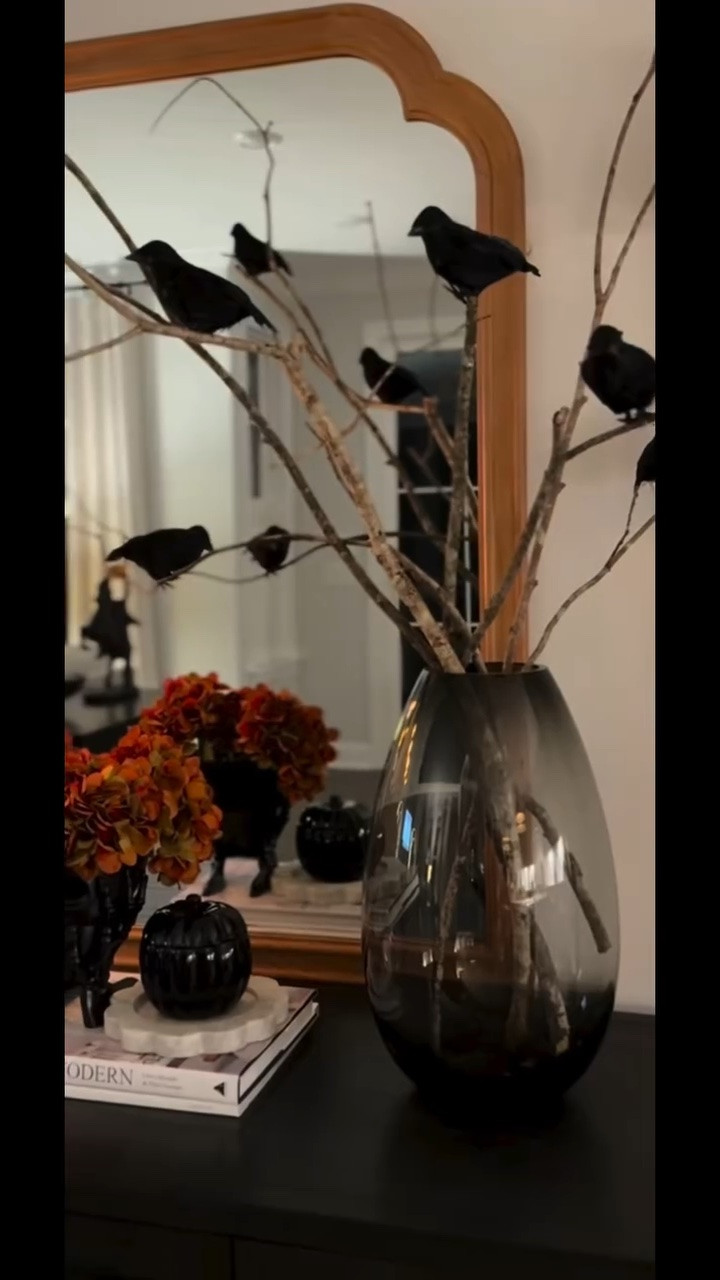 You don’t have to buy every Halloween Decor 

#halloween #halloweendiy #spooky #spookyseason #diy