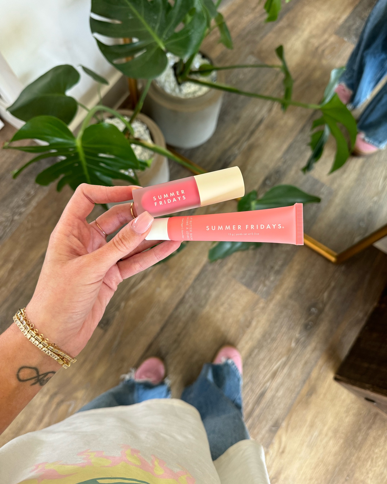 Restocked some of my faaaves and grabbed the lip oil I’ve been wanting to try! Love love it. Consistency is so good and the color is perfect for everyday 😍

Summer Fridays, lip oils, lip balm, pink sugar, favorites, restock of faves, beauty finds, beauty favorites 

#LTKbeauty #LTKfindsunder50