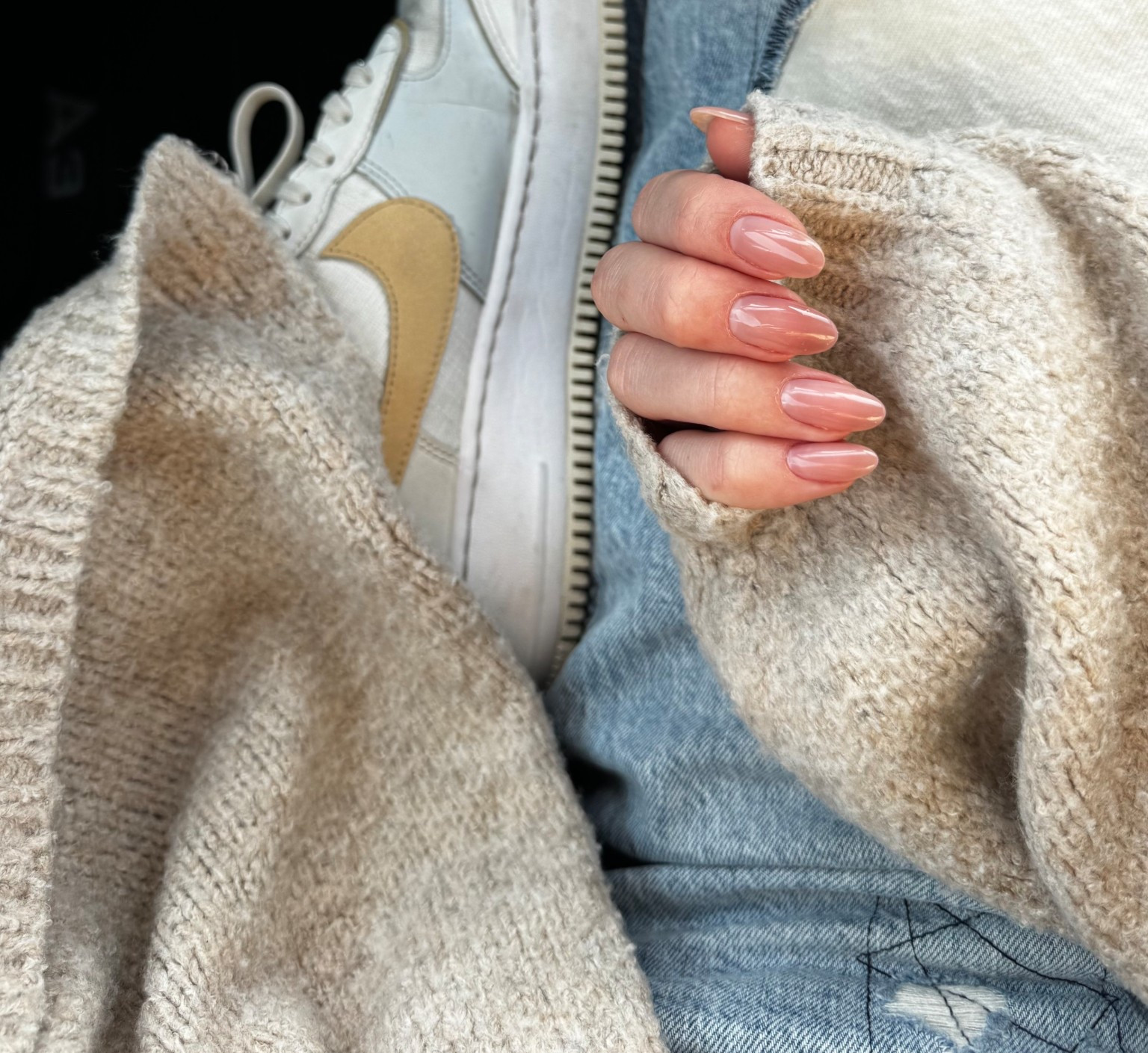 nail day 🌾🎧🫶🏼

#LTKselfcare #LTKdayinmylife